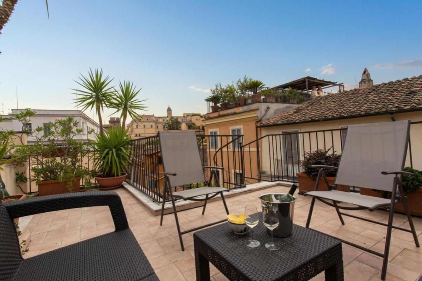 Frangipane 31 Monti Terrace — Foto 1